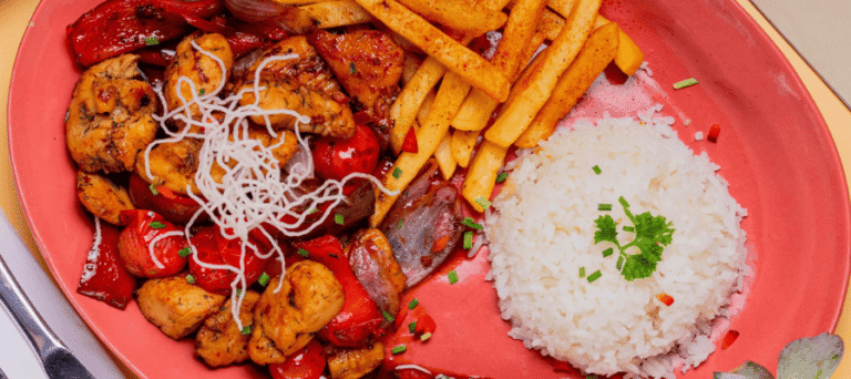 aves-pollo-saltado-byprieto-cocina-peruana-san-gil