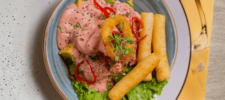 entrada-tequenos-de-camaron-cocina-peruana-san-gil